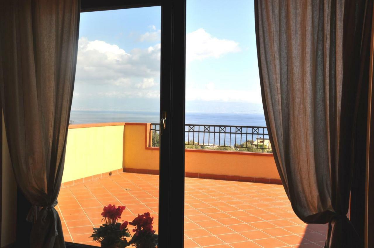 Villa Gemma Di Mare Santa Teresa Di Riva Εξωτερικό φωτογραφία