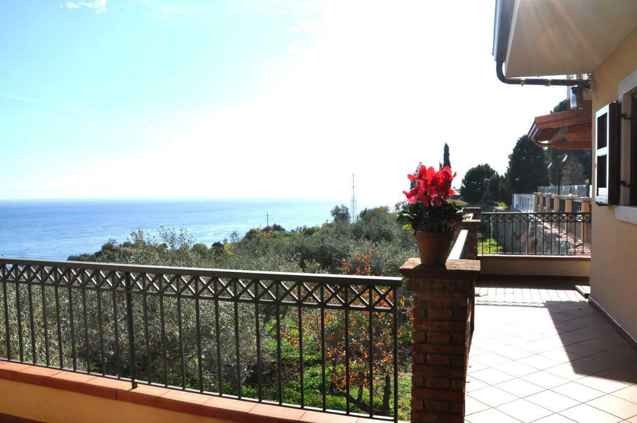 Villa Gemma Di Mare Santa Teresa Di Riva Εξωτερικό φωτογραφία