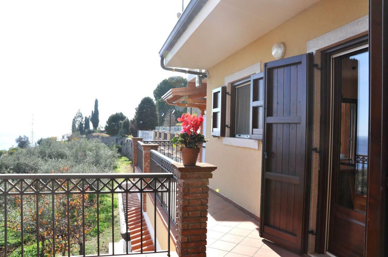 Villa Gemma Di Mare Santa Teresa Di Riva Εξωτερικό φωτογραφία