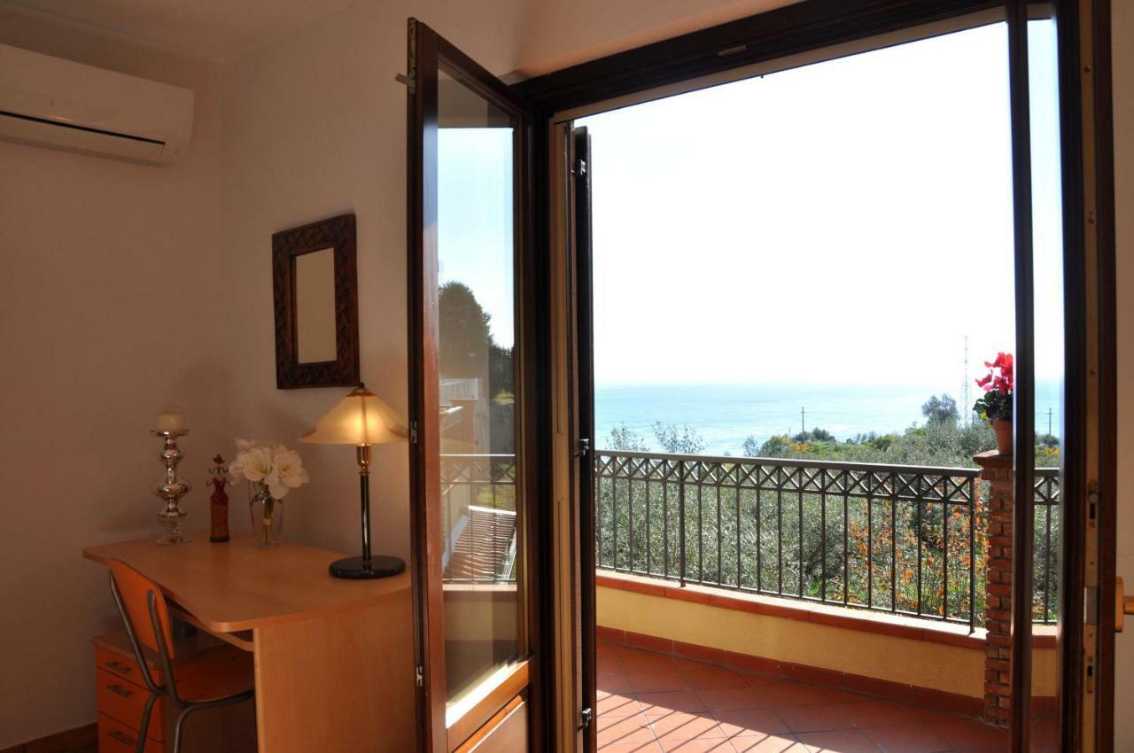 Villa Gemma Di Mare Santa Teresa Di Riva Εξωτερικό φωτογραφία